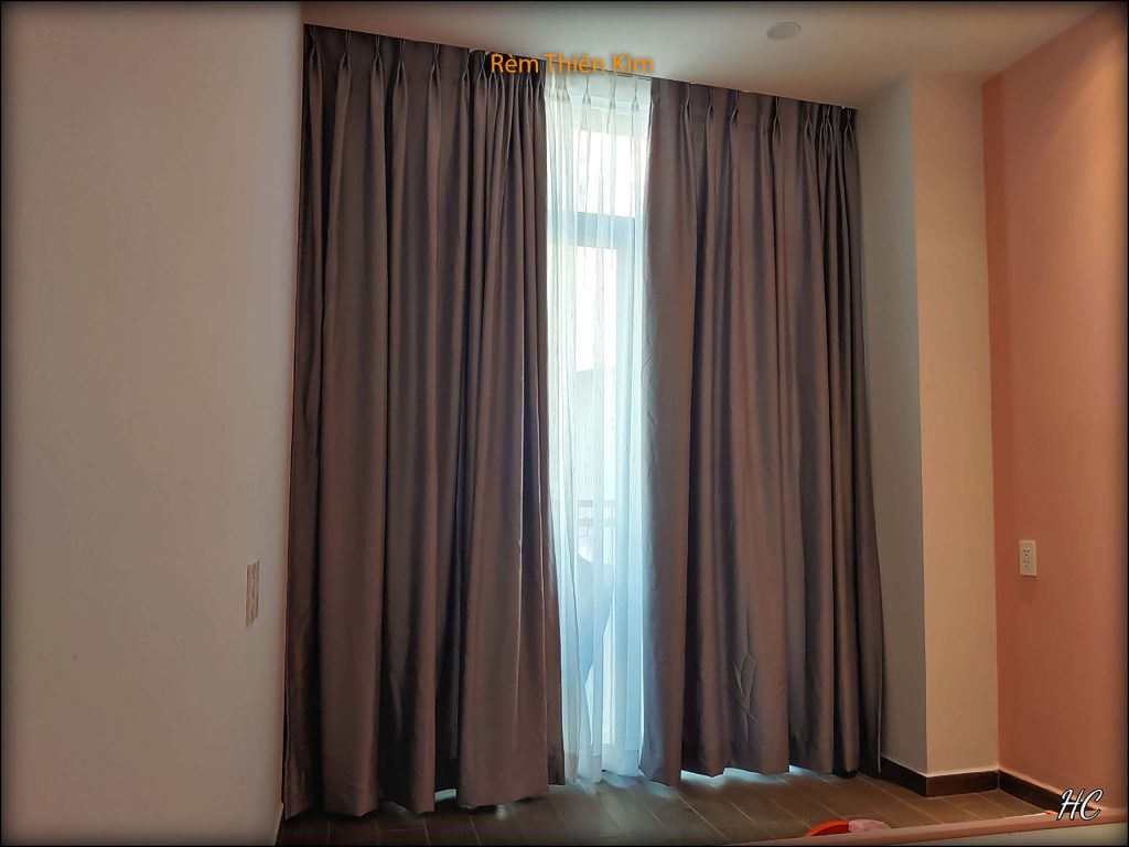 Rem cua Long Thanh, Công trình nhà phố rèm vải 2 lớp. 3 z3167121720675 f56b2a1a5d921bf6c23f5e87b79eafa4