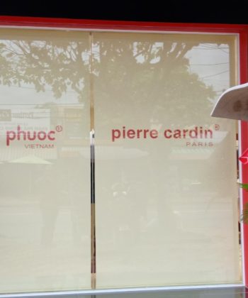 Rèm Cuốn Trơn In Logo Cho Showroom & Cửa Hàng Tại Long Thành | Rèm Cửa Long Thành 9 6de573261fcbe095b9da