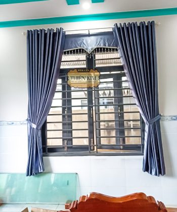 Man rem cua o Long Thanh rem vai 1 mau hoa van noi mau xam 231107 08