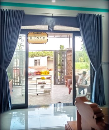 Man rem cua o Long Thanh rem vai 1 mau hoa van noi mau xam 231107 09