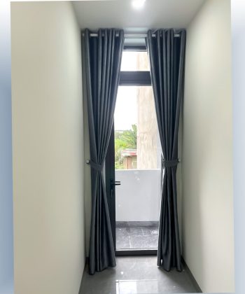 rem cua ra vao ban cong