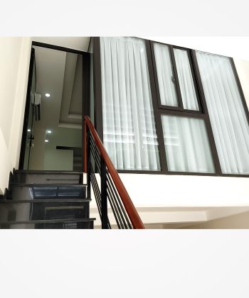 cua 2 lop cho phong gac lung 6