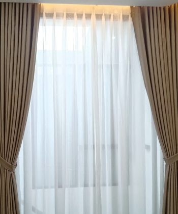Rèm Cửa 2 Lớp Âm Trần Hiện Đại Tại Long Thành 251121 | Vải Kem/Be Chống Nắng 95% – Cửa Hàng Long Thành