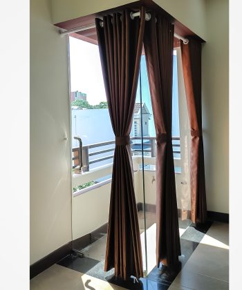 rem cua goc ra vao ban cong cho phong ngu lau 3 2