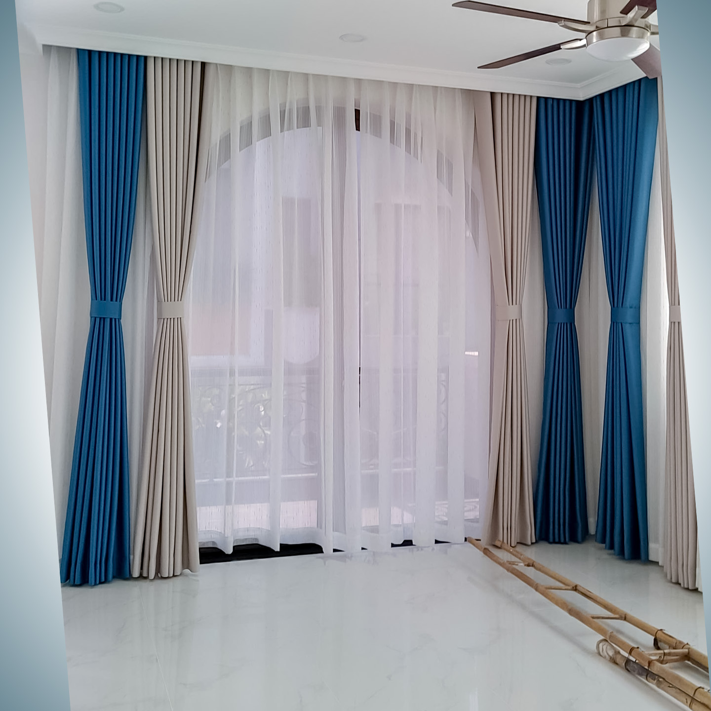 Thi Công Rèm Cửa Thông Tầng Phòng Khách Tại Nhơn Trạch Long Thành | Rèm Cửa ở Long Thành 12 Thi Công Rèm Cửa Thông Tầng Phòng Khách Tại Nhơn Trạch Long Thành | Rèm Cửa ở Long Thành - Ảnh 11