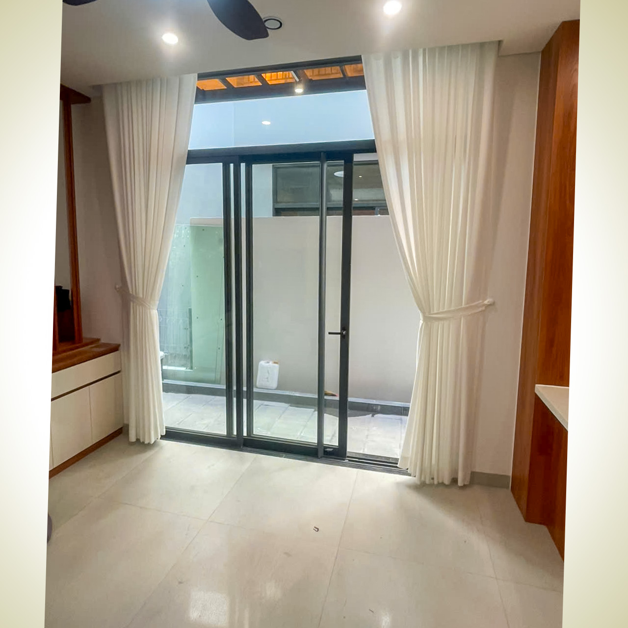 Lắp Đặt Rèm Cửa Long Thành Nhơn Trạch Đồng Nai - Thi Công Rèm Biệt Thự Cao Cấp - Rèm cửa Âm Trần 5 Lắp Đặt Rèm Cửa Long Thành Nhơn Trạch Đồng Nai - Thi Công Rèm Biệt Thự Cao Cấp - Rèm cửa Âm Trần - Ảnh 4