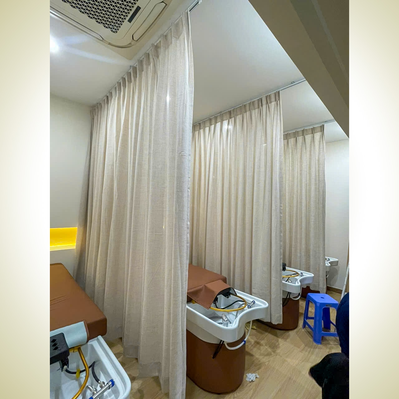 Lắp đặt Rèm Spa Long Thành Nhơn Trạch | Cửa Hàng Rèm Cửa Long Thành Nhơn Trạch Đồng Nai 3 Lắp đặt Rèm Spa Long Thành Nhơn Trạch | Cửa Hàng Rèm Cửa Long Thành Nhơn Trạch Đồng Nai - Ảnh 2